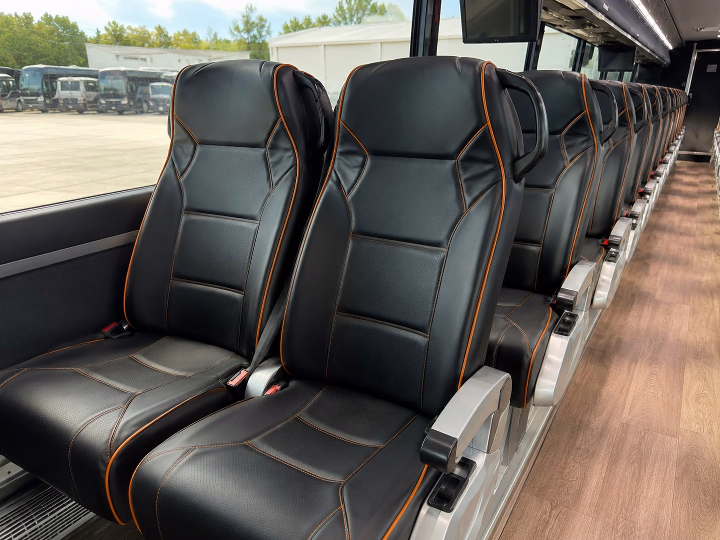 charter buses for large st louis prom groups and school organized transportation