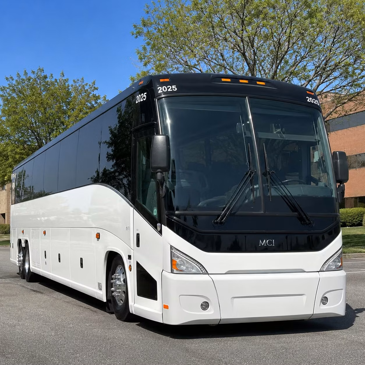 hollywood casino amphitheatre concert bus rentals