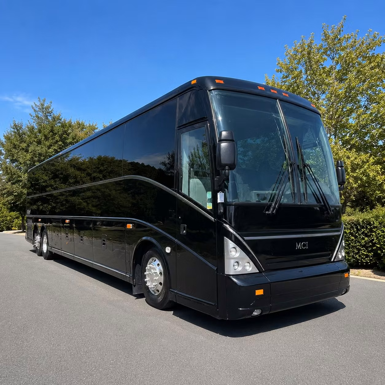 st louis wedding shuttle bus rentals that keep your guests on schedule